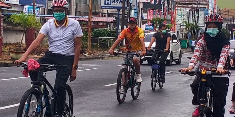 Gowes Ria Gubernur Irwan Prayitno Ajak Patuhi Protokol Kesehatan