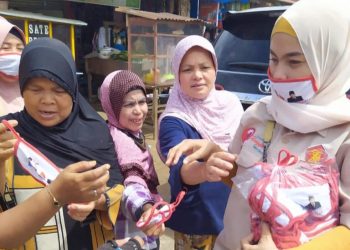 Srikandi Cantik Turun Ke Pasar, Masyarakat Belimbing Kota Padang Menanti Kehadiran Nasrul Abit