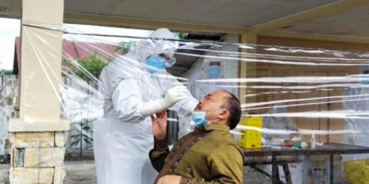 PjS Bupati Pasbar Tes Swab