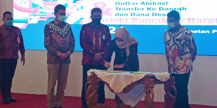 Gubernur Irwan Prayitno Tegaskan DIPA dan TKDD 2021 Fokus Pada Pemulihan Ekonomi di Sumbar