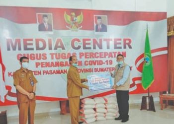 Bupati Pasaman Terima Bantuan CRS Bank Nagari