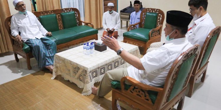 Kunjungi Yayasan Syaikh Asrul Bakar di Padang