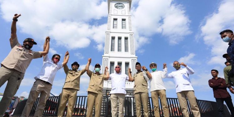 Sandiaga Uno Kampanyekan Nasrul Abit-Indra Catri di Bukittinggi