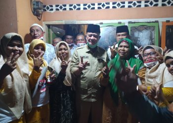 Emak-Emak di Pasaman Tulis Surat Cinta Untuk Nasrul Abit