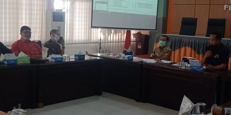 Pilkada 2020, KPU Sumbar dan LO Paslon Bahas Bersama Materi Debat
