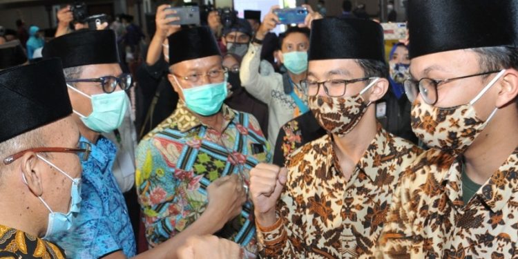 Gubernur Terharu, Kafilah Sumbar Cabang Fahmil Qur’an Raih Medali Emas