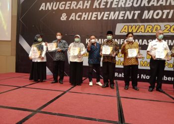 Sekretariat DPRD Sumbar Raih Badan Publik Informatif