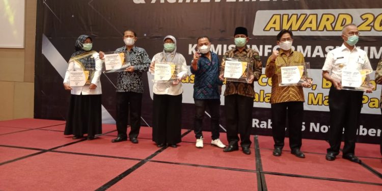 Sekretariat DPRD Sumbar Raih Badan Publik Informatif