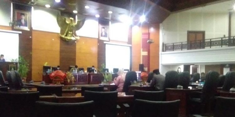Rapat Paripurna DPRD Sumbar Penetapan Ranperda Perlindungan Perempuan dan Anak