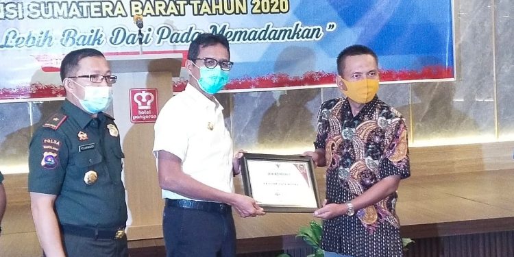 Luar Biasa, Tanggap dan Peduli Karhutla, PT. BRM Terima Penghargaan dari Gubernur Sumbar