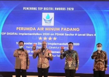 Perumda Air Minum Kota Padang Raih Tiga Penghargaan Bergengsi Top Digital Award 2020