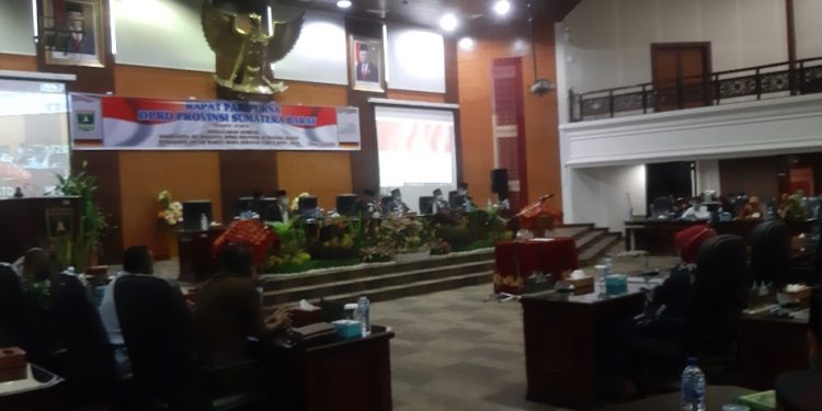DPRD Sumbar Gelar Paripurna Pengumuman dan Penetapan Usul Pemberhentian Gubernur dan Wakil Gubernur Masa Bakti 2016- 2021