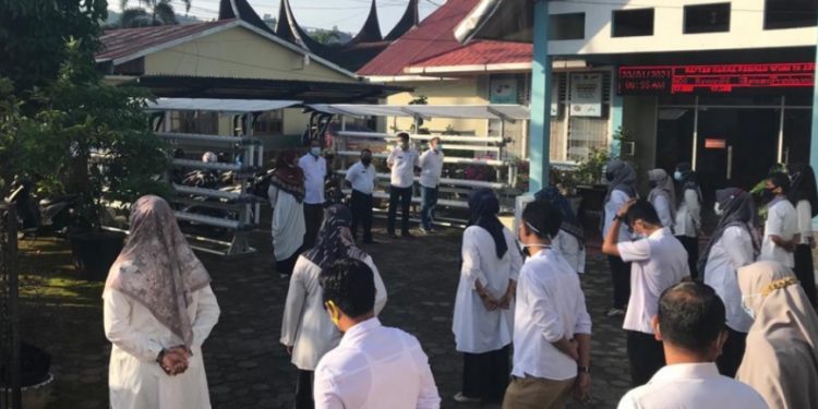 Asisten II Setdakab Pessel Sidak Dinas Pangan