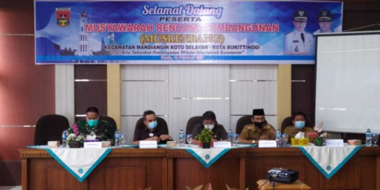 Sekretaris Daerah Kota Bukittinggi Yuen Karnova Buka Musrenbang Kecamatan MKS
