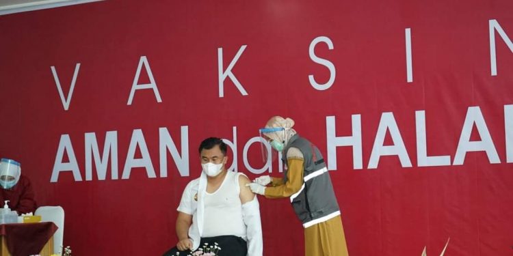 Vaksinasi Covid-19 Resmi Dimulai di Dharmasraya