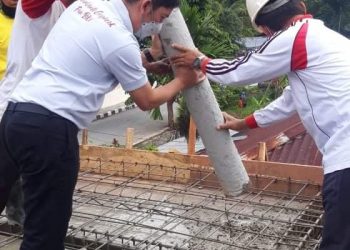 Wali Kota Sawahlunto Deri Asta Goro Bersama Warga Pembangunan Lantai 2 Masjid