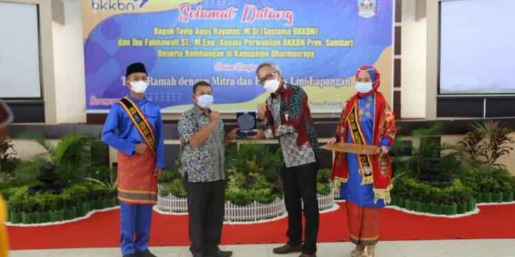 Pilot Project Program BKKBN, Dharmasraya Semakin Dilirik Pejabat Nasional