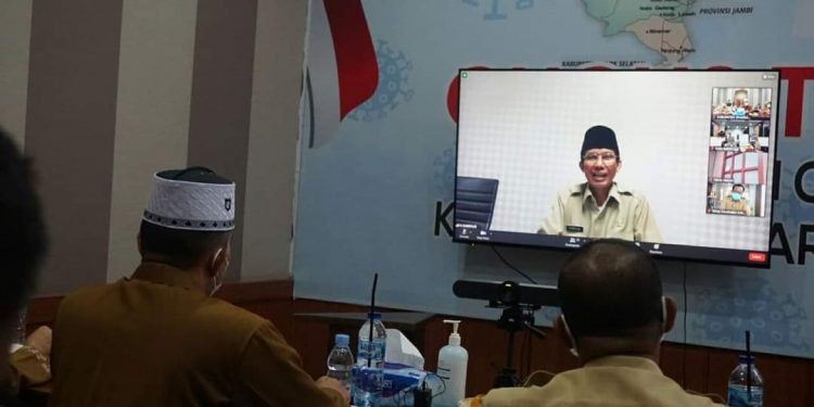 Plh Bupati Dharmasraya Adlisman Ikuti Rapat Virtual Bersama Pj Gubernur Sumbar