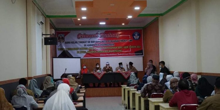 Dinas Pendidikan Dharmasraya Lakukan Workshop HOTS