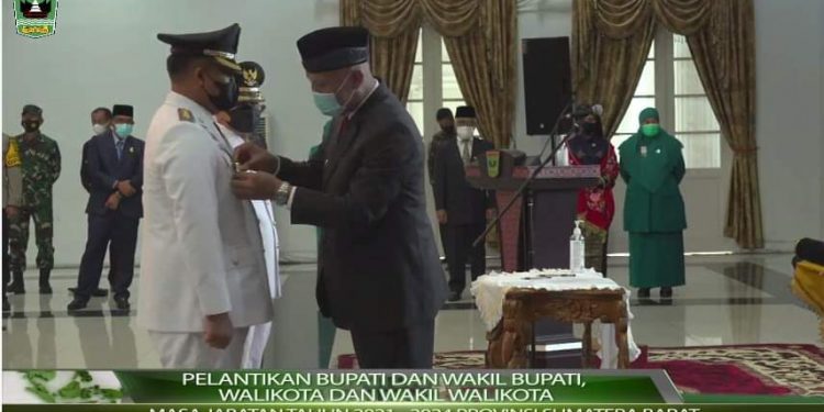 Sutan Riska Resmi Jabat Bupati Dharmasraya Periode Kedua Bersama Datuk Labuan