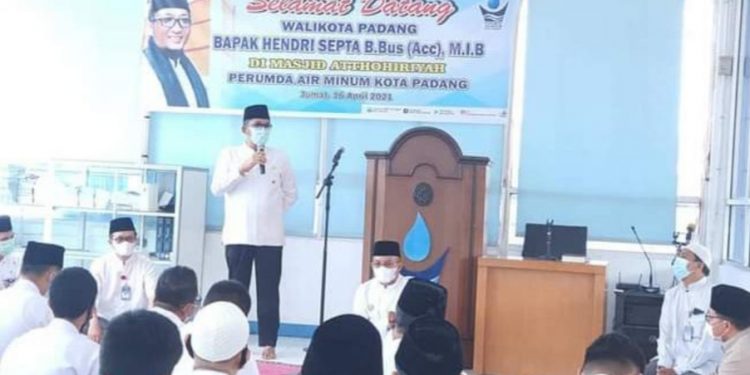 Walikota Padang Hendri Septa Hadiri Wirid di Perumda Air Minum Kota Padang
