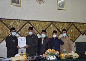 DPRD Kota Padang Paripurna Penyampaian Pendapat Akhir Fraksi- Fraksi Terhadap LKPJ 2020