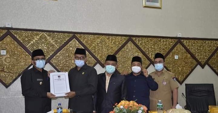 DPRD Kota Padang Paripurna Penyampaian Pendapat Akhir Fraksi- Fraksi Terhadap LKPJ 2020