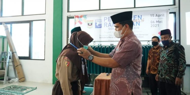 Buka Pesantren Ramadhan, Plh Bupati Doni Rahmat Samulo: Kunci Kesuksesan Adanya Keridhoan Orang Tua