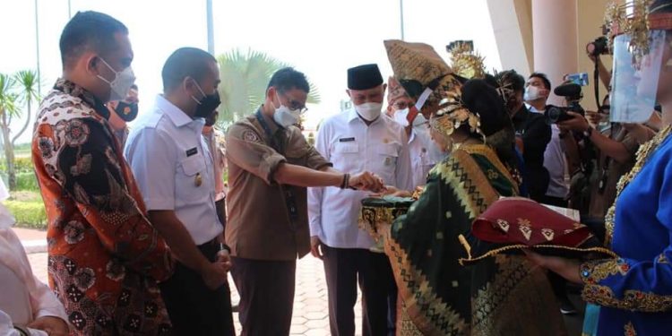 Menparekraf Sandiaga Uno Datang, Disambut Tari Gelombang Khas Ranah Minang