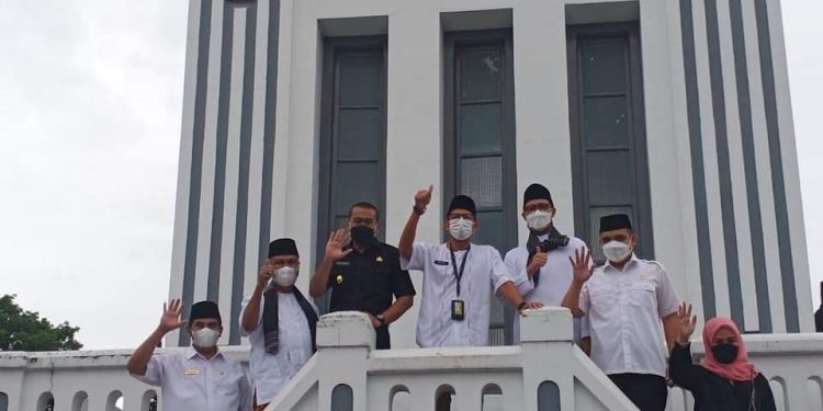 Didampingi Wagub Audy Joinaldy Kunjungi Jam Gadang, Menparekraf Sandiaga Uno: Wisata Dunia