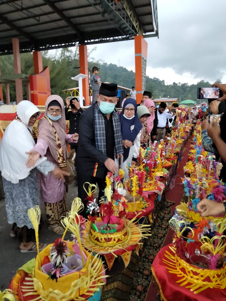 Nagari Painan Sambut Puasa Ramadhan dengan Balimau Paga