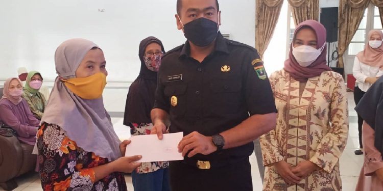 Wagub Sumbar Apresiasi BKOW Berbagi