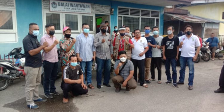 Wabup RKN Sambangi Balai Wartawan