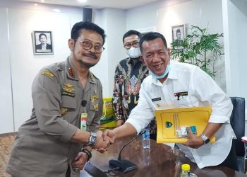Bupati Pessel Serahkan Proposal Kepada Menteri Pertanian