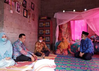 Kunjungi Korban Meninggal Tersengat Listrik, Bupati Pesisir Selatan: Sambungan Tidak Sesuai Standar Harus Ditegur