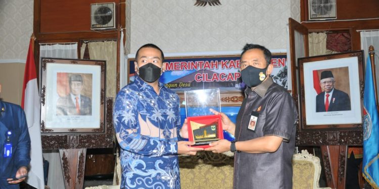 Kunjungi TPST RDF Cilacap, Audy Joinaldy Berharap Bisa Diterapkan di Sumbar
