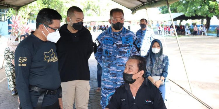 Wagub Sumbar Audy Joinaldy : Vaksinasi Supaya Masyarakat Sumbar Lebih Aman Ancaman COVID-19