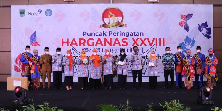 Gubernur Sumbar : Keluarga Sehat dan Sejahtera Itu Terhindar Dari Stunting dan Wabah Covid 19