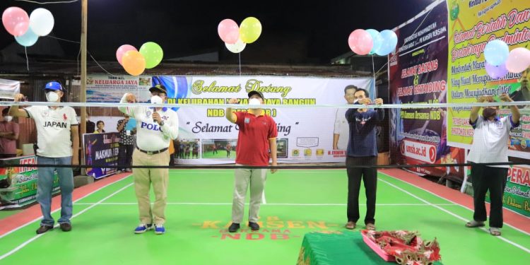 Ketua DPRD Kota Payakumbuh Buka Open Turnamen Bulu Tangkis U-90 PB Kamsen