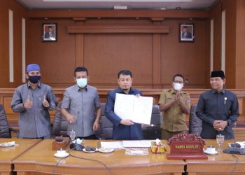 Rapat Paripurna DPRD Payakumbuh, Ranperda LP2B Disahkan Jadi Perda