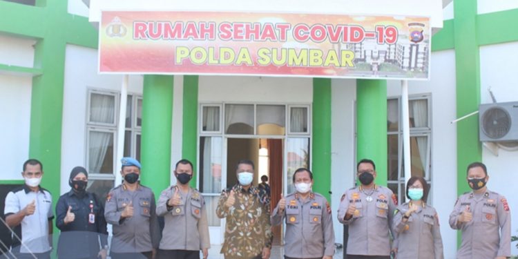Rektor UNP dan Kapolda Sumbar Rumah Sehat Covid-19