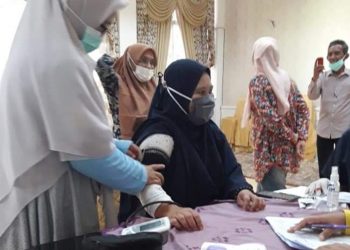 Bupati Pesisir Selatan Rusma Yul Anwar Terus Monitor Vaksinasi Covid-19