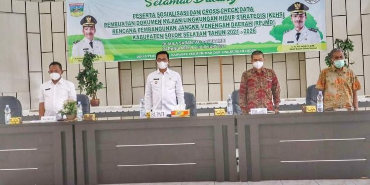 Bupati Khairunas Minta Tim Penyusun Aktif dan Serius