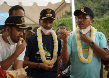 Solsel Gelar Festival Durian, Bupati Khairunas: Memiliki Citarasa Berbeda