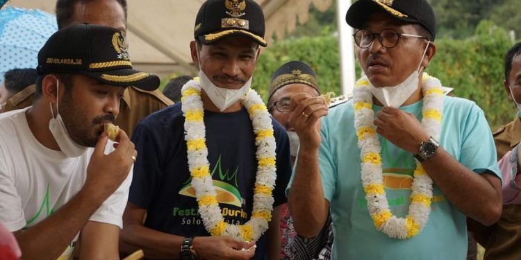 Solsel Gelar Festival Durian, Bupati Khairunas: Memiliki Citarasa Berbeda
