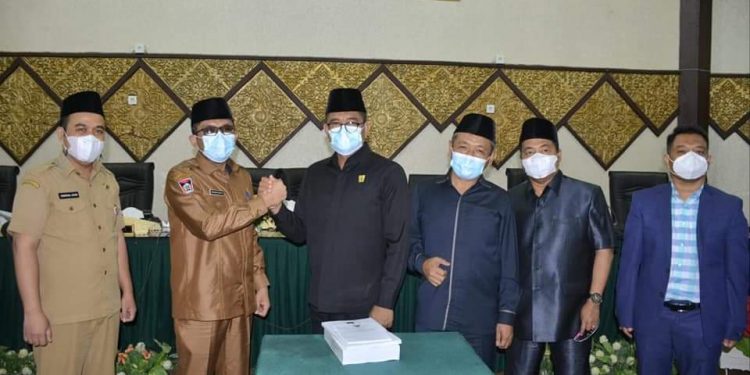 DPRD Kota Padang Paripurna Penyampaian RKUA-PPAS APBD Tahun Anggaran 2022