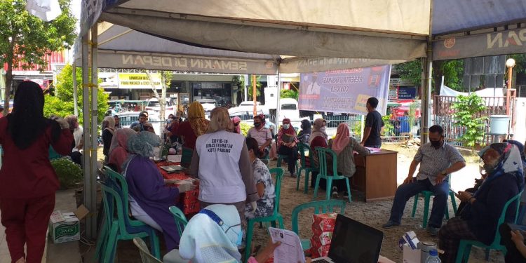 Kelurahan Berok Nipah Gelar Vaksinasi