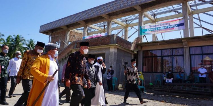 Gubernur Sumbar Dorong Lulusan Pesantren Kuliah ke Timur Tengah