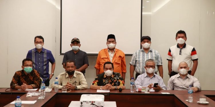Koalisi Masyarakat Peduli-Bank Nagari: Syariah Yes, Konversi No