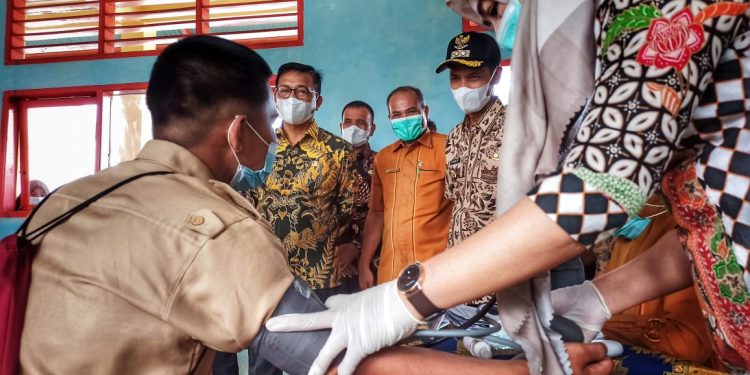 Bupati: Pelajar SMA di Solok Selatan Mulai Divaksin